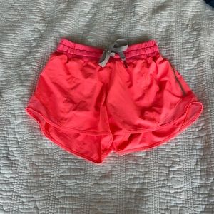 Bright pink lulu hotty hot short